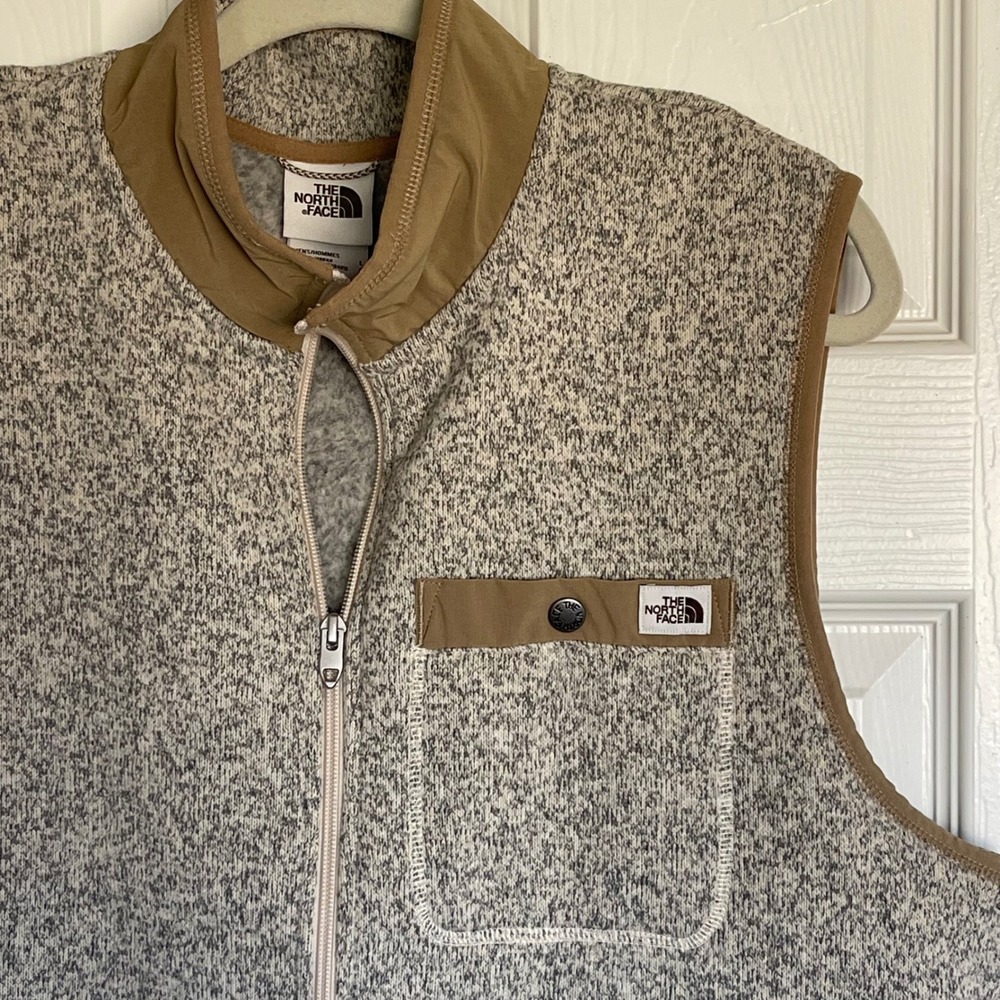 The North Face Mens Gordon Lyons Sweater Fleece Vest Oatmeal Khaki Large